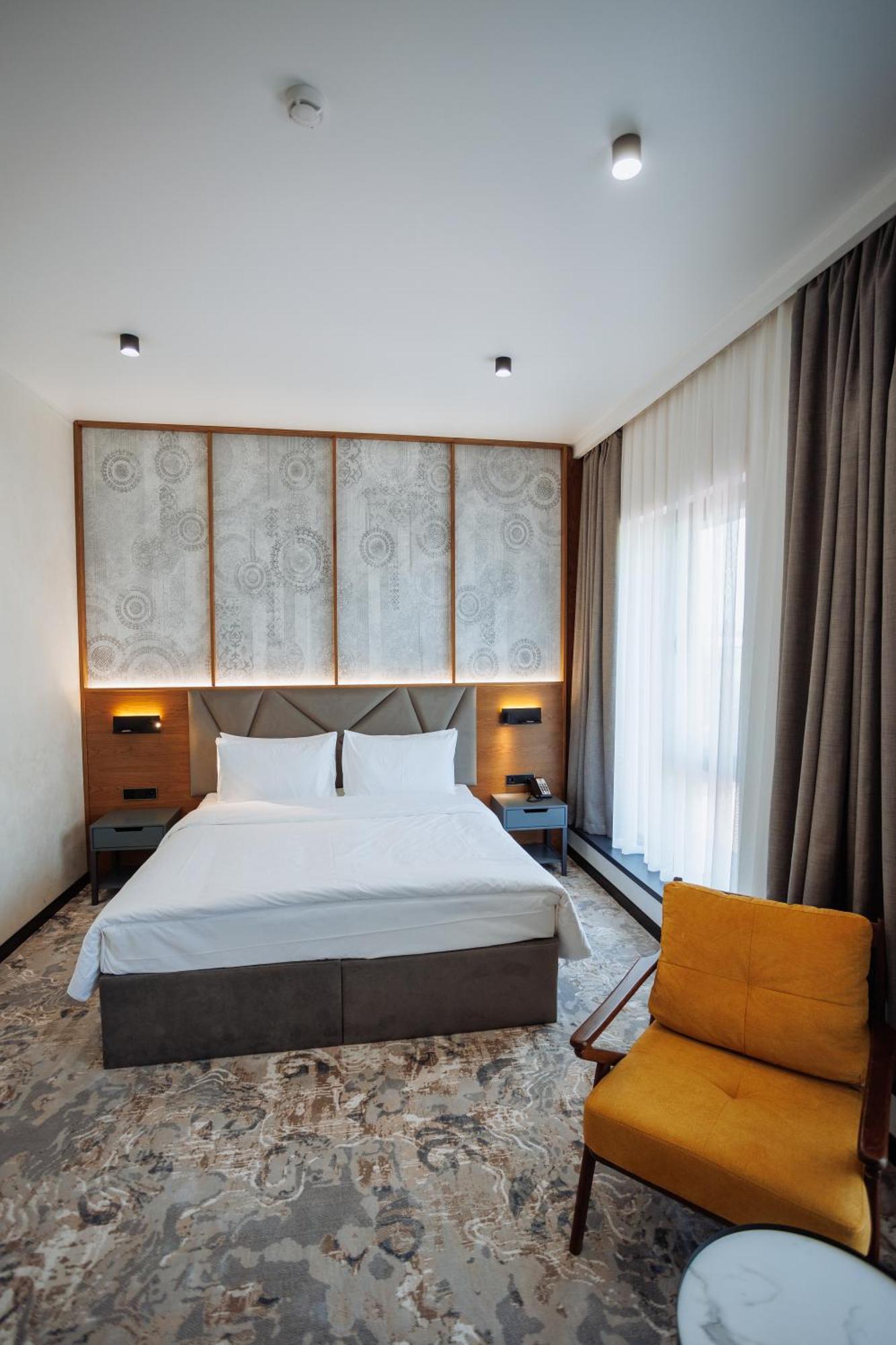 Aurum Garden Hotel Shymkent Exterior photo