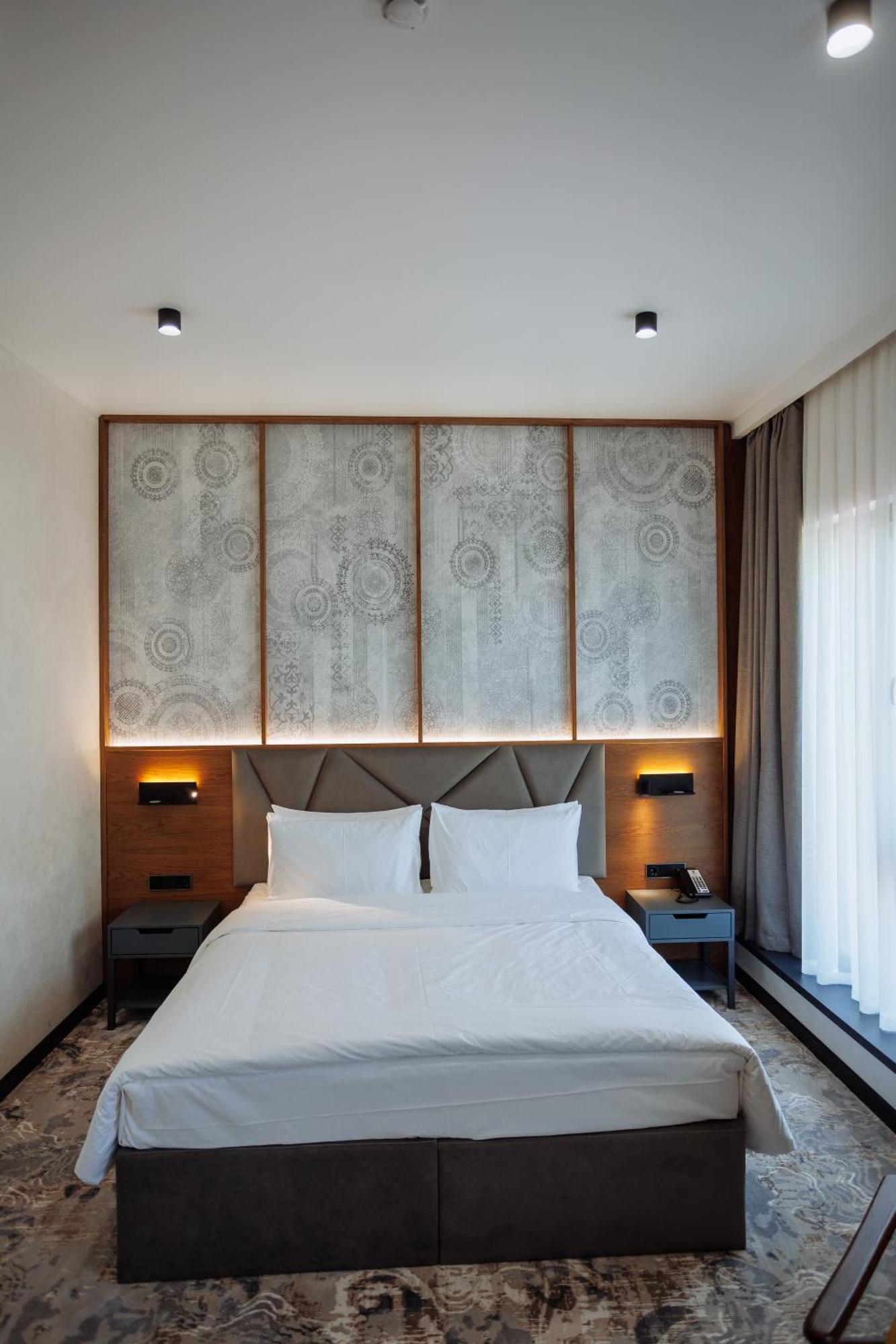 Aurum Garden Hotel Shymkent Exterior photo
