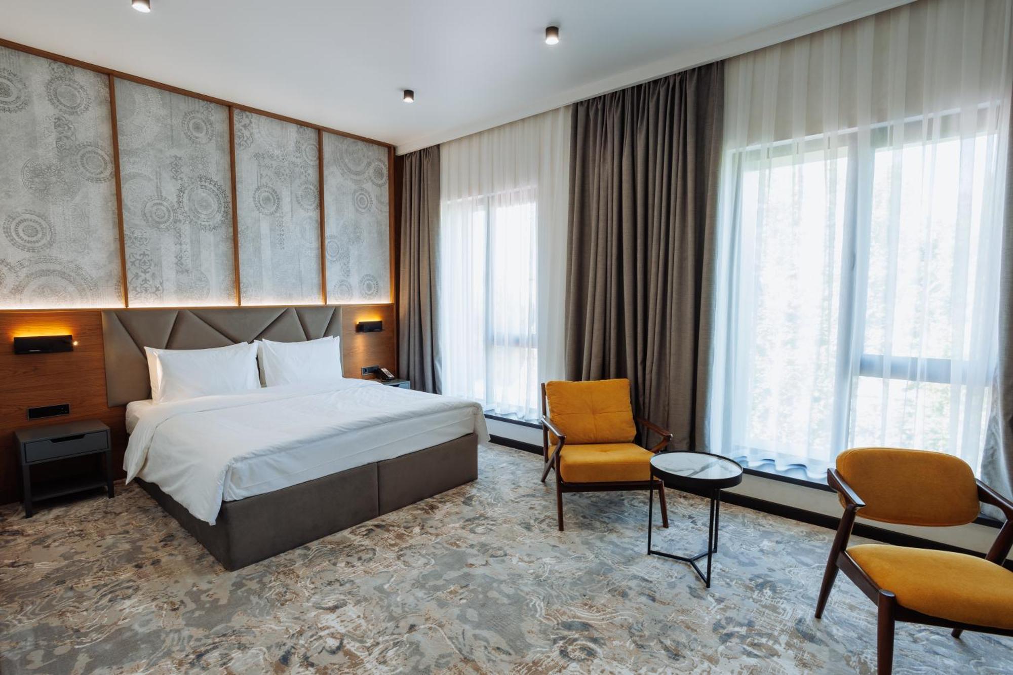 Aurum Garden Hotel Shymkent Exterior photo