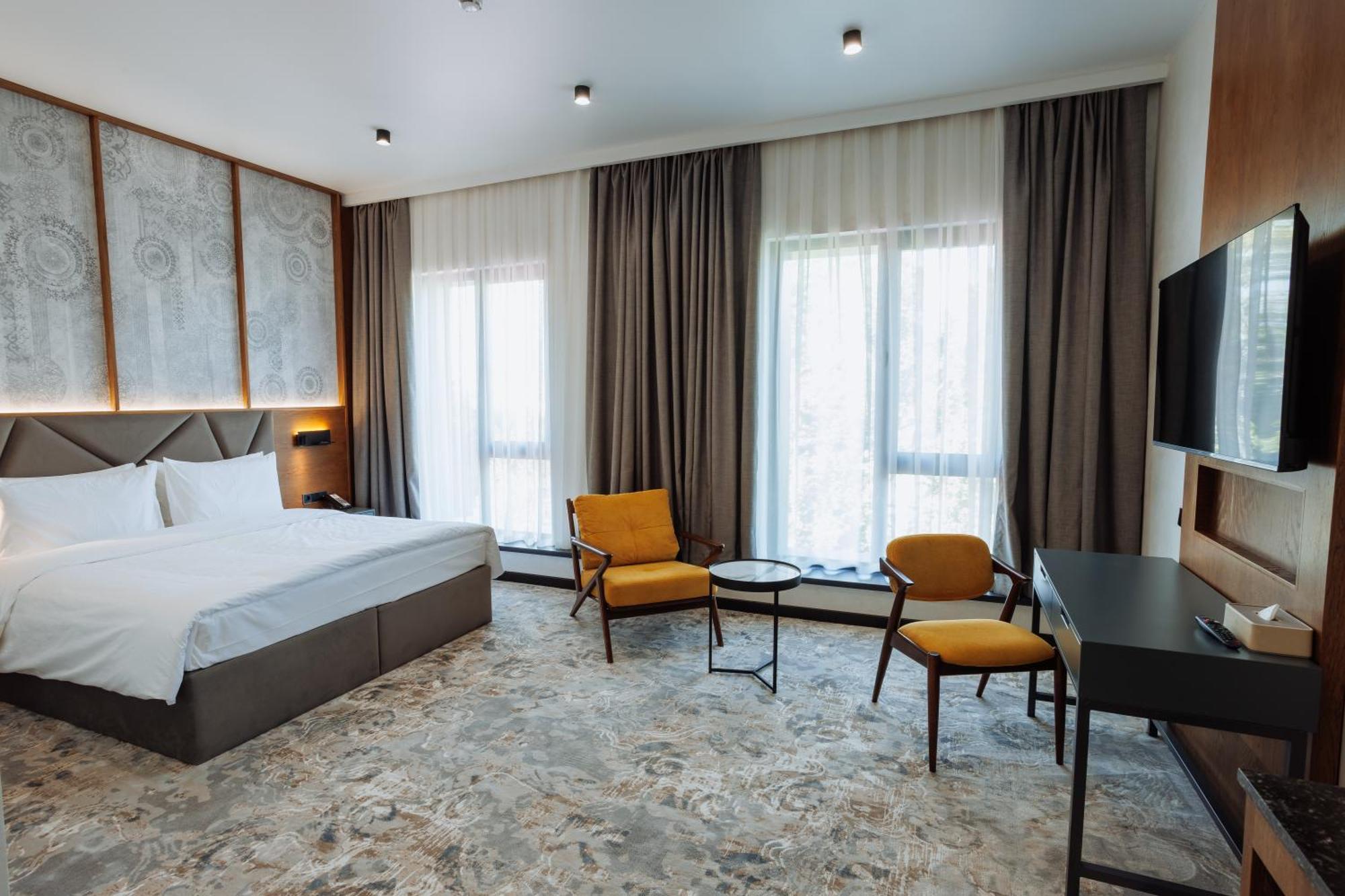Aurum Garden Hotel Shymkent Exterior photo