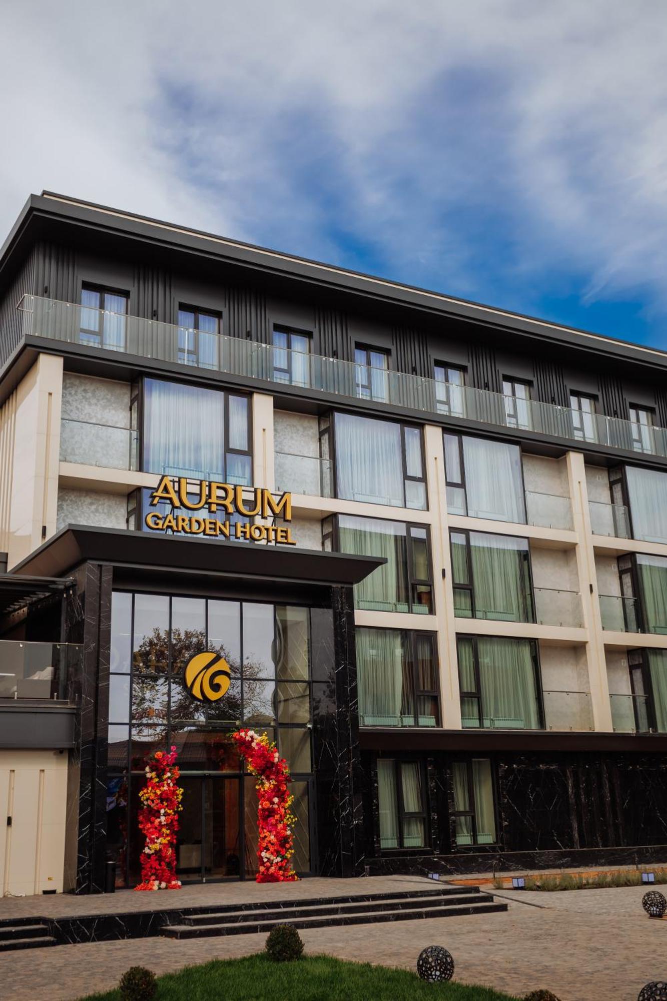 Aurum Garden Hotel Shymkent Exterior photo
