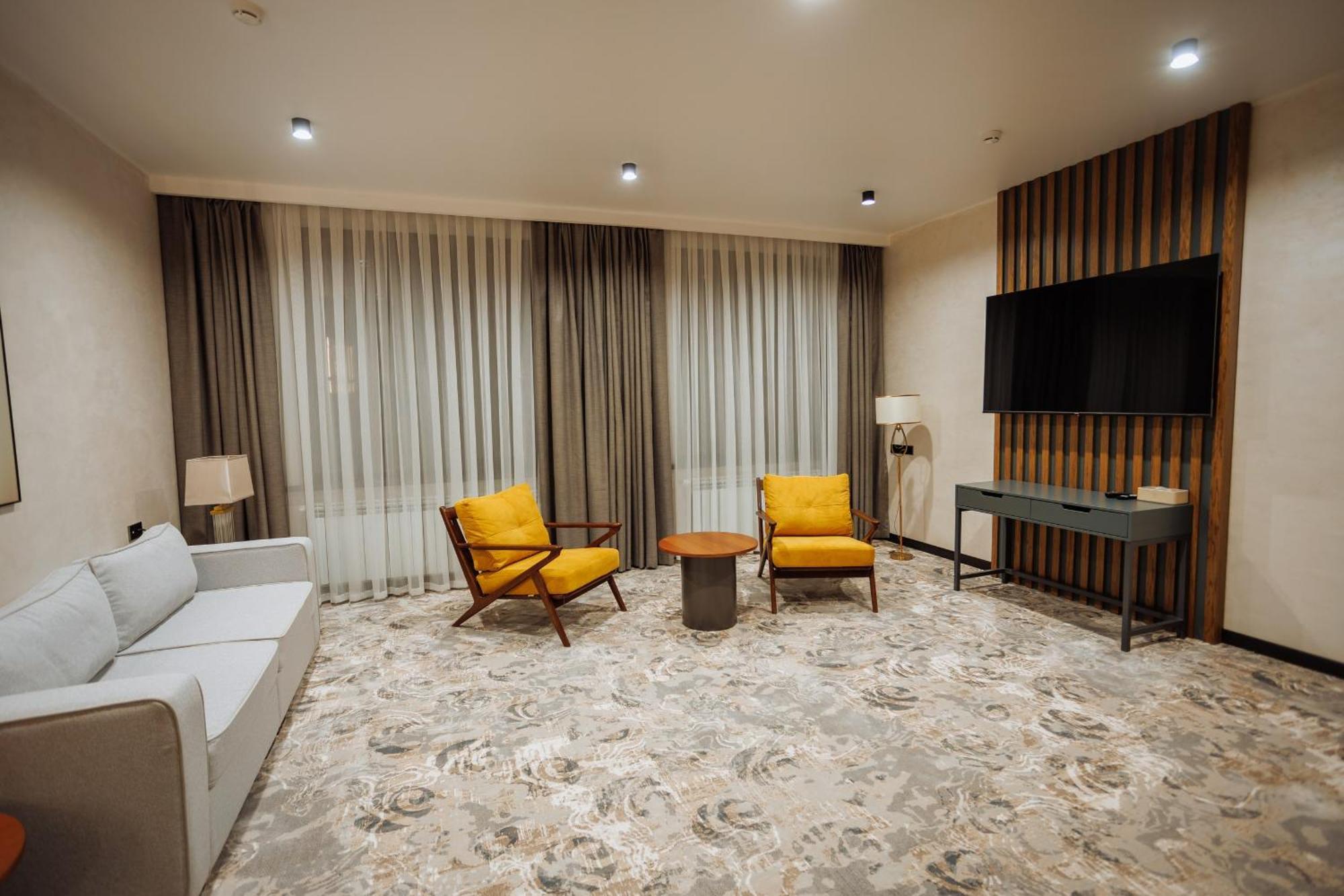 Aurum Garden Hotel Shymkent Exterior photo